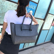 Load image into Gallery viewer, Retro And Stylish Handbag With A Single Shoulder Messenger Bag